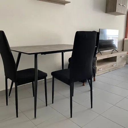 Konukevi Kipselis Private *